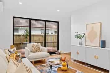 2/70 Isleworth Road, Bishopdale