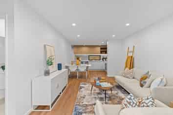 2/70 Isleworth Road, Bishopdale