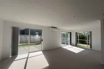3 Arthur Rolfe Lane, Swanson