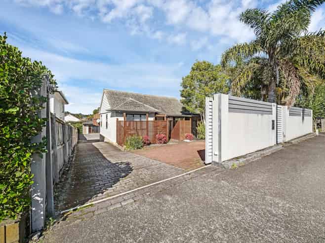 654 Sandringham Road, Sandringham