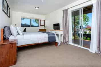 1/16 Tamahere Drive , Glenfield