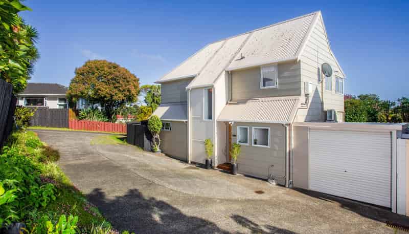 1/16 Tamahere Drive , Glenfield