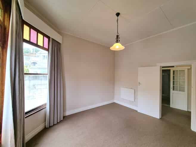 4 Manley Terrace , Newtown
