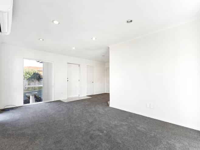 9A Robert Skeleton Place, Manurewa
