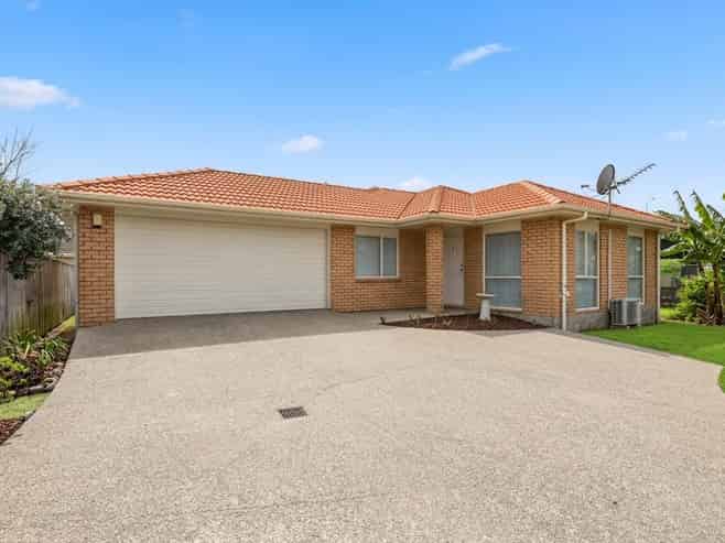 9A Robert Skeleton Place, Manurewa