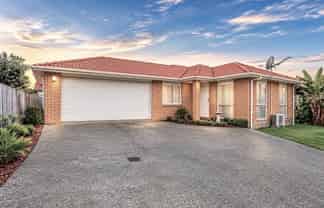 9A Robert Skeleton Place, Manurewa