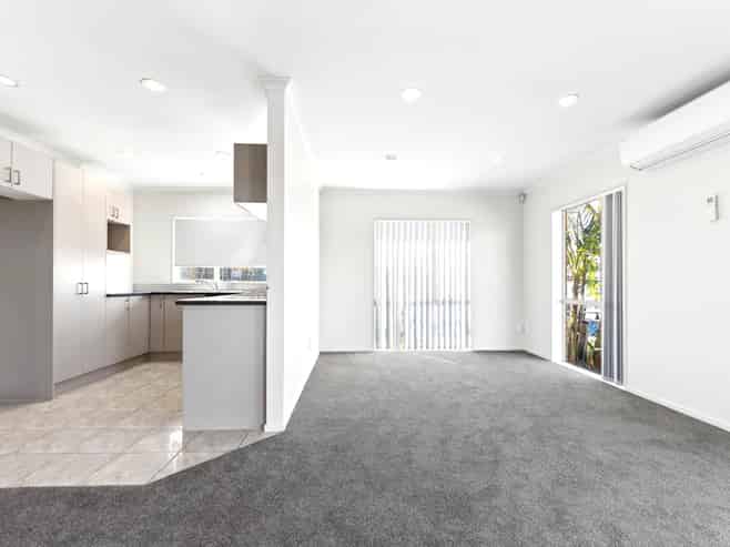 9A Robert Skeleton Place, Manurewa