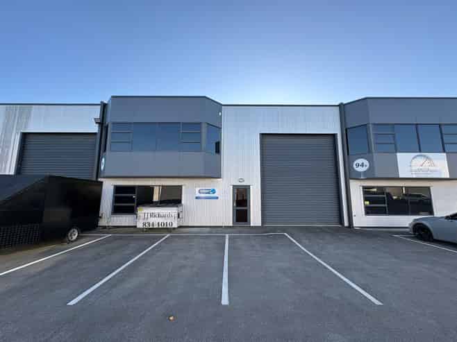 Modern Industrial Unit
