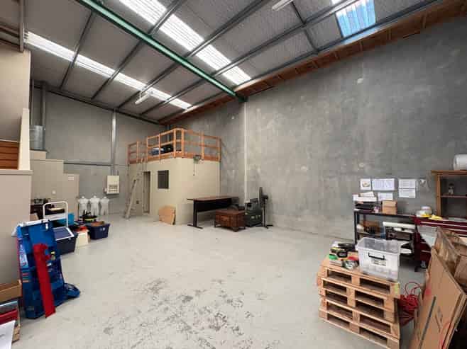 Modern Industrial Unit