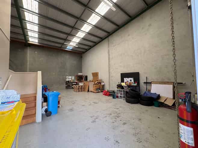 Modern Industrial Unit