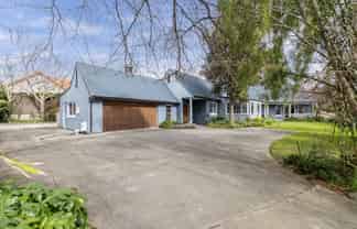 8/19 Arataki Road, Havelock North