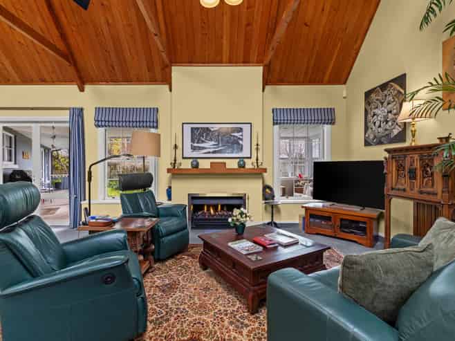 8/19 Arataki Road, Havelock North