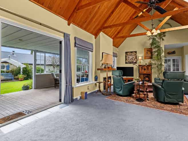 8/19 Arataki Road, Havelock North