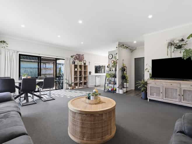 10 Conniston Way, Pyes Pa