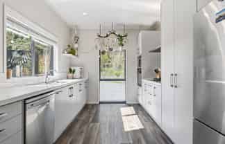 10 Conniston Way, Pyes Pa