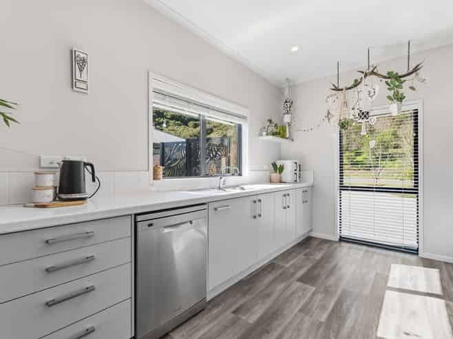 10 Conniston Way, Pyes Pa
