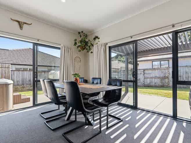 10 Conniston Way, Pyes Pa