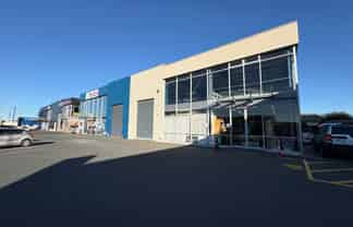 Centrally Located Industrial/Retail Unit 