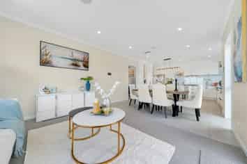 52 Emerald Avenue, Karaka