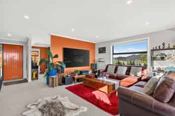 60 Katania Heights, Brightwater