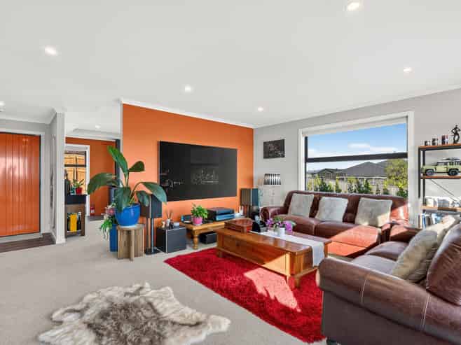 60 Katania Heights, Brightwater