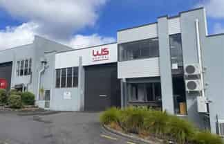401 sqm Wairau Warehouse