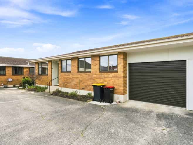 8B Mure Street, Mosgiel