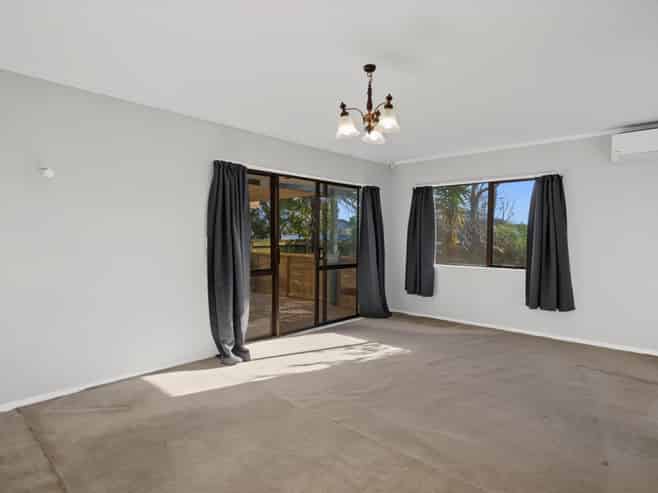 6 College Place, Poike