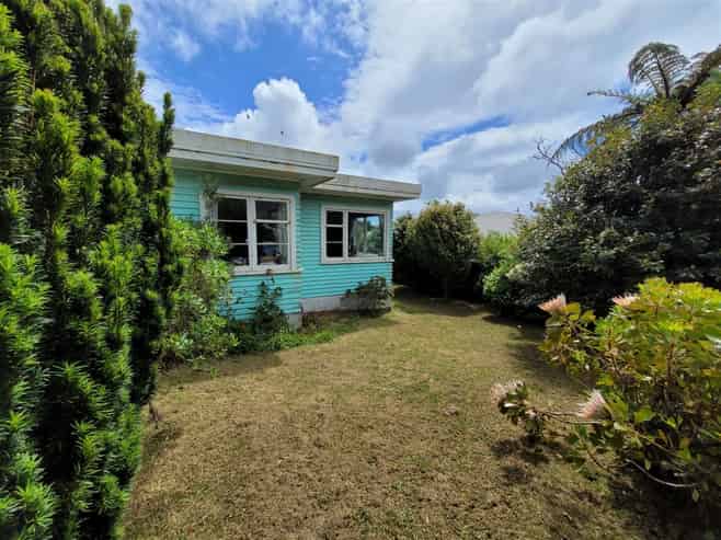 18 Miles Crescent, Newlands