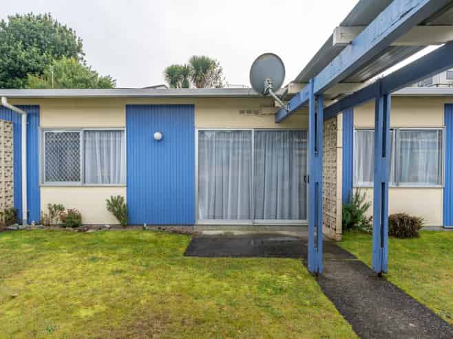 2/100 River Road, Hamilton East