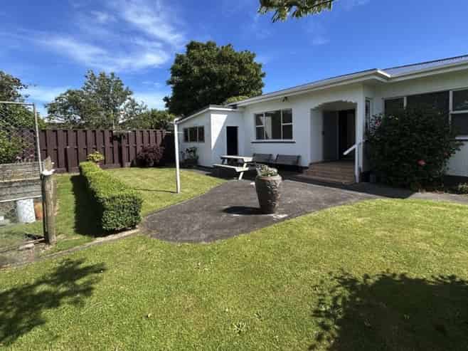 25 Camberwell Road, Hawera