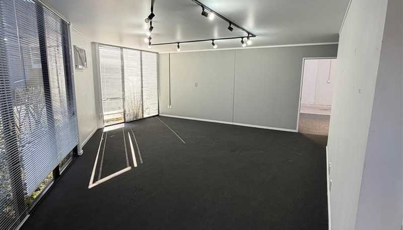  Unit E, 11 Piermark Drive, Rosedale