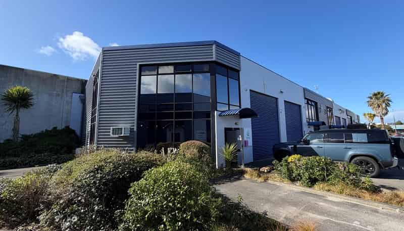  Unit E, 11 Piermark Drive, Rosedale