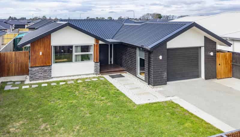 30 Mehrtens Crescent, Ravenswood