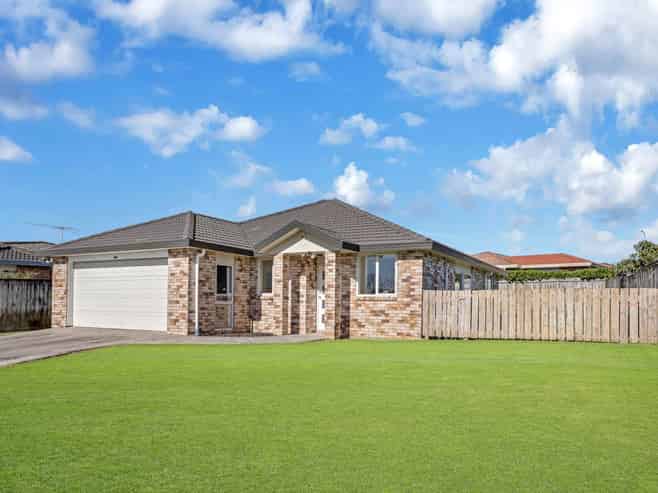 104 Naylors Drive, Mangere