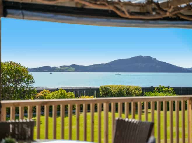 2 Karaka Road, Kawakawa Bay