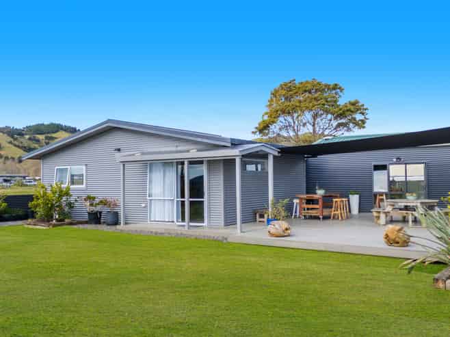 2 Karaka Road, Kawakawa Bay