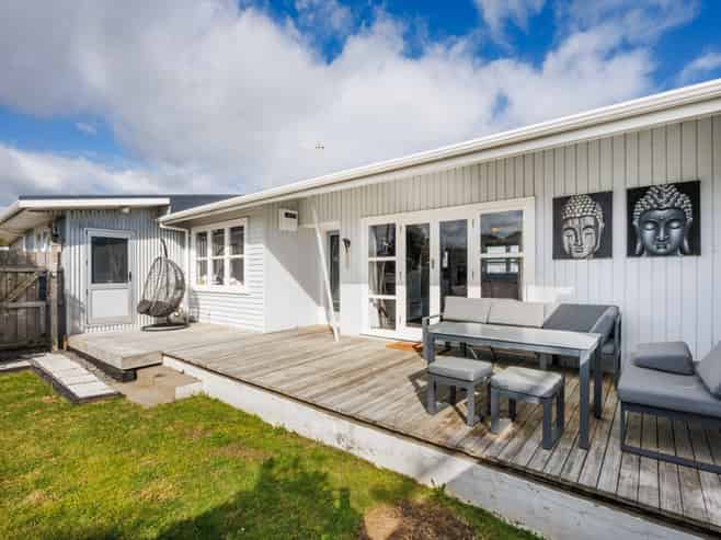 42 Edinburgh Terrace, Foxton Beach