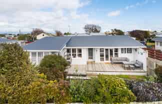 42 Edinburgh Terrace, Foxton Beach