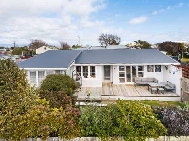 42 Edinburgh Terrace, Foxton Beach