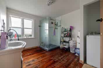 Manawatu / Whanganui - Address withheld