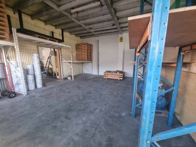 Handy, Affordable Workshop - 148m2