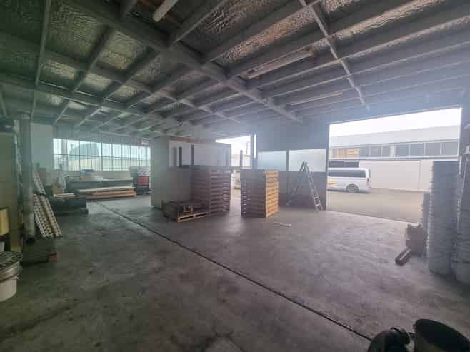 Handy, Affordable Workshop - 148m2