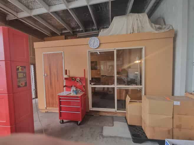 Handy, Affordable Workshop - 101m2