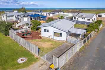 25 Nukumaru Parade, Waiinu Beach