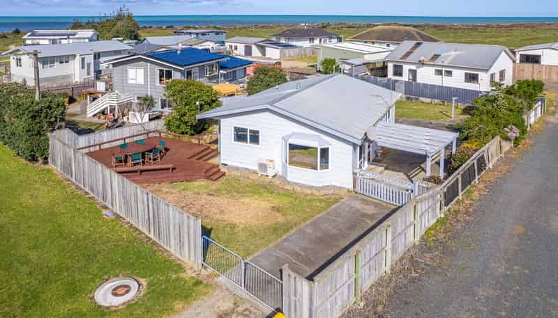 25 Nukumaru Parade, Waiinu Beach