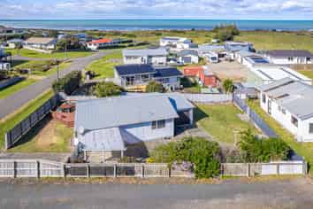 25 Nukumaru Parade, Waiinu Beach