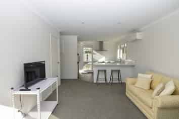 E/9 Victoria Street , Carterton
