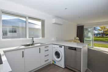 E/9 Victoria Street , Carterton
