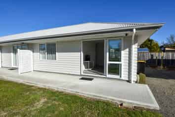 E/9 Victoria Street , Carterton